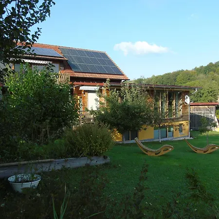 Appartement Csilla 2 *